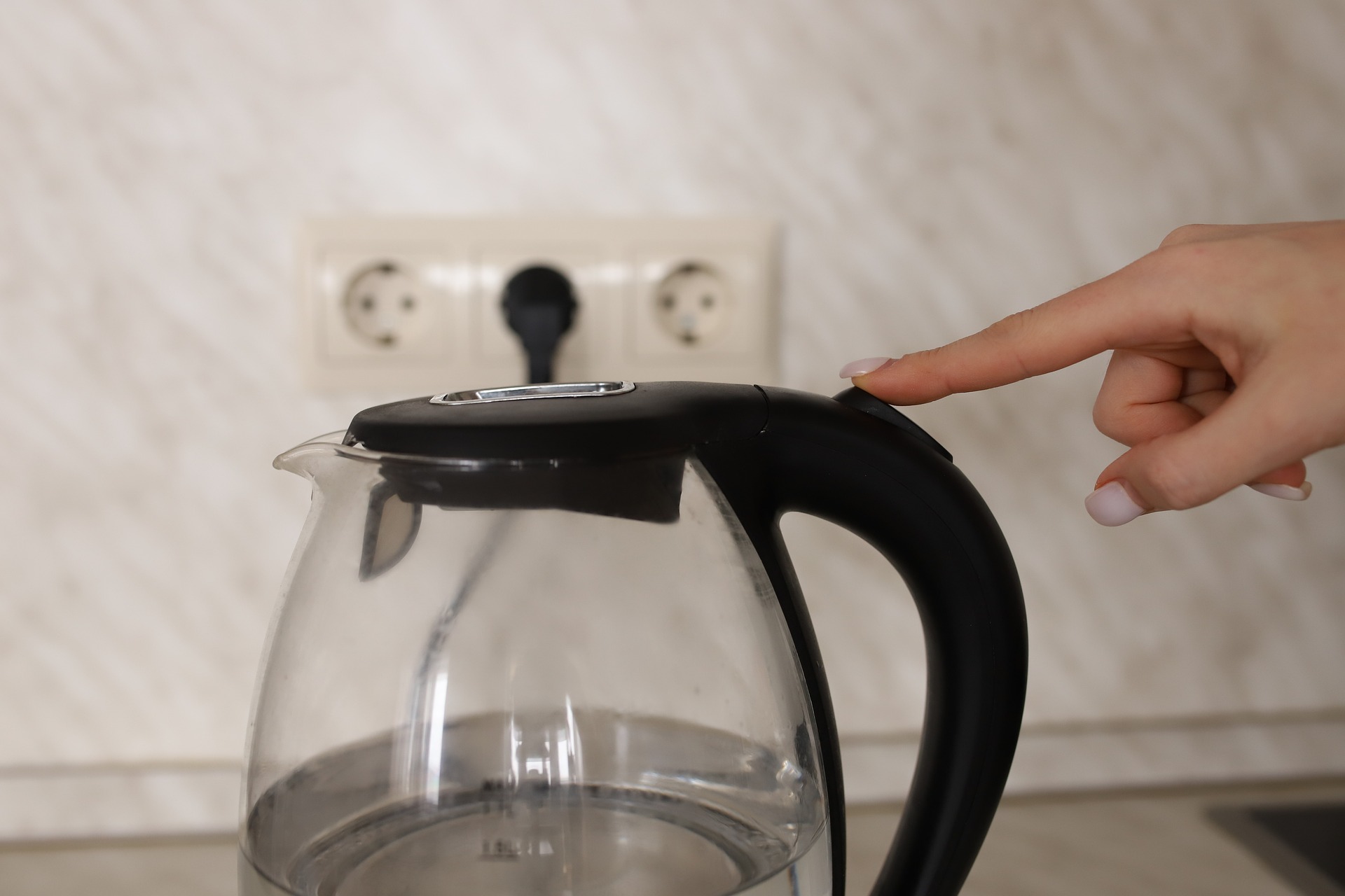 electric-kettle-6925762_1920