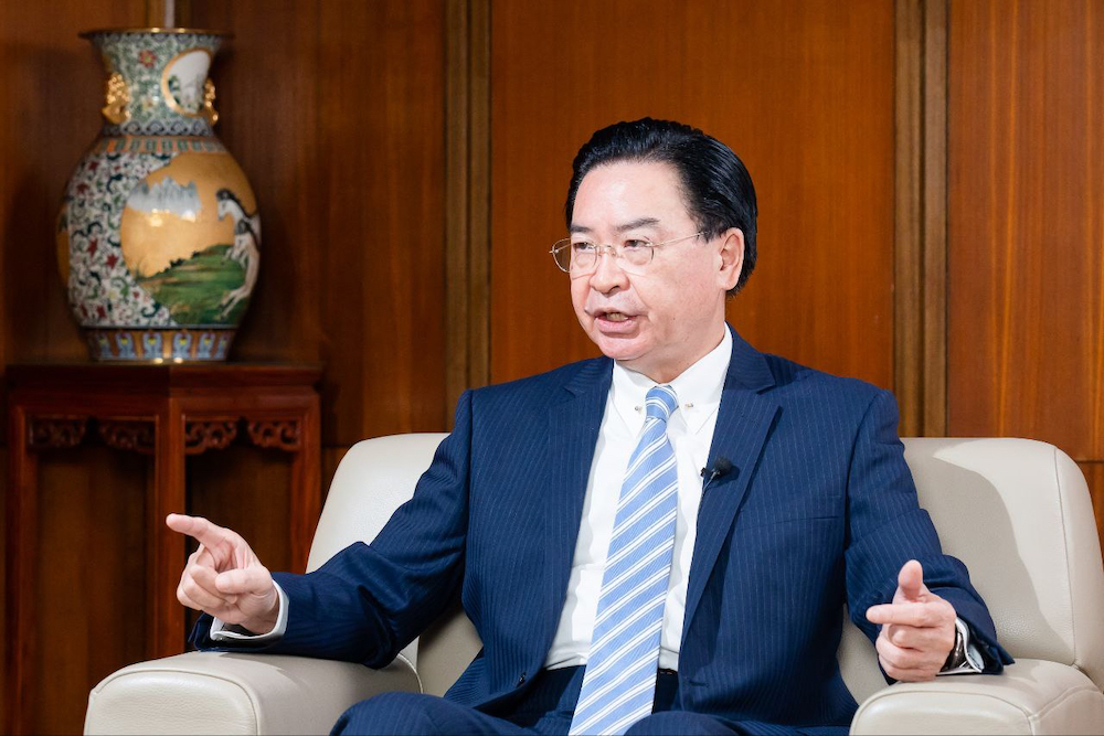 外交部長吳釗燮警示中國擴張野心勃勃，民主國家須攜手合作對抗。