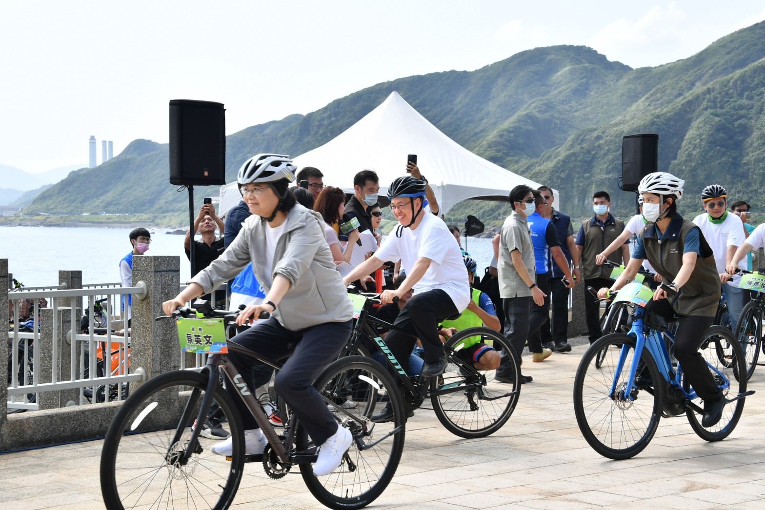 【匯流民調6月份總統大選3-1】超過六成民眾希望政黨輪替 侯友宜、柯文哲打平 三強鼎立態勢成形 67