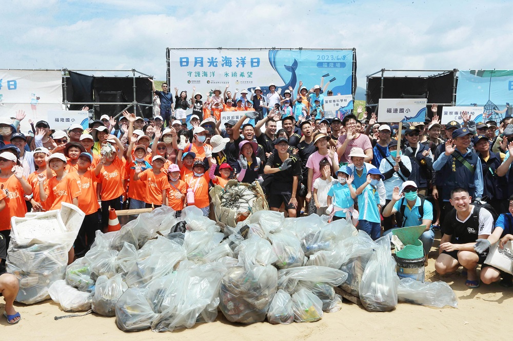 串聯淨灘淨海守護美麗海洋　日月光響應世界海洋日守護地球 31