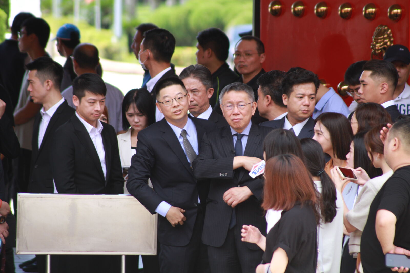 民眾黨總統參選人柯文哲赴忠烈祠。（方炳超攝）