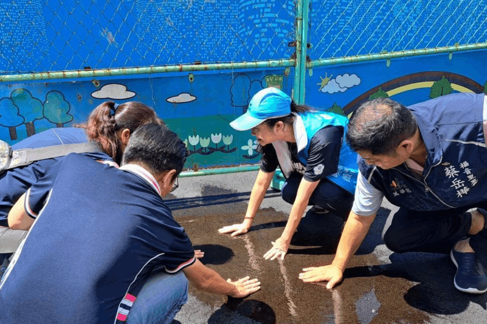 萬華昆明街天坑又積水 里長要市府立即改善 51