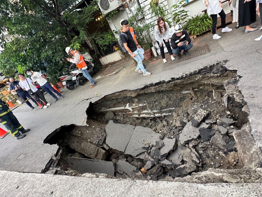 北市近期發生不少「天坑」。（資料照，陳怡君辦公室提供）