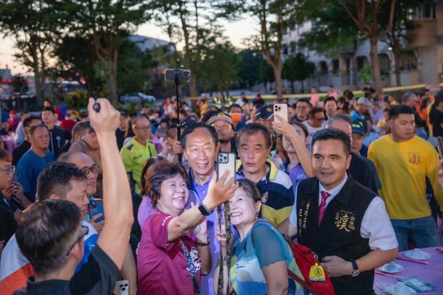 梧棲浩天宮起馬宴提早到 郭台銘：預祝明年經濟更好 5