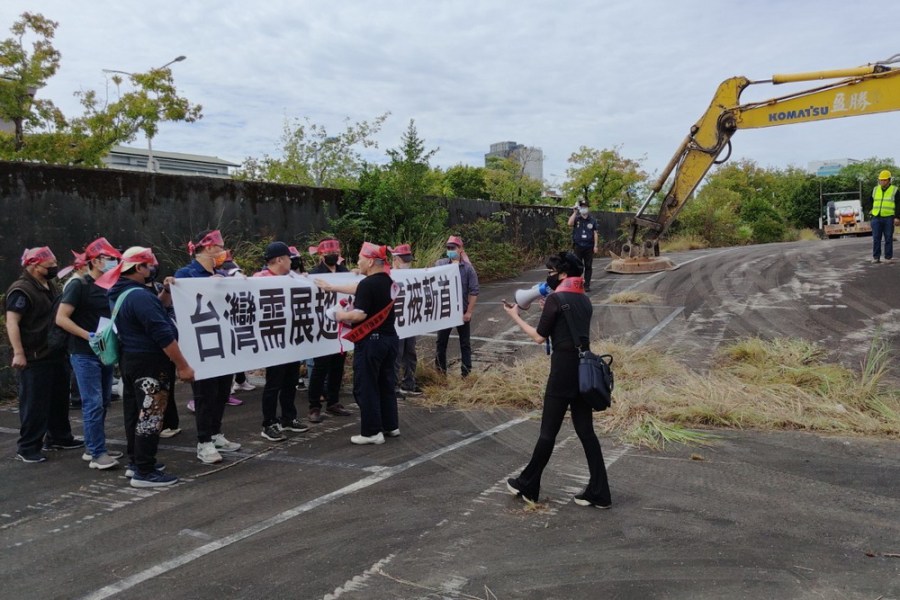 【抗拆屋護遠航3-2】兩怪手提早藏身遠航後方　媒體遭警戒線阻隔 27