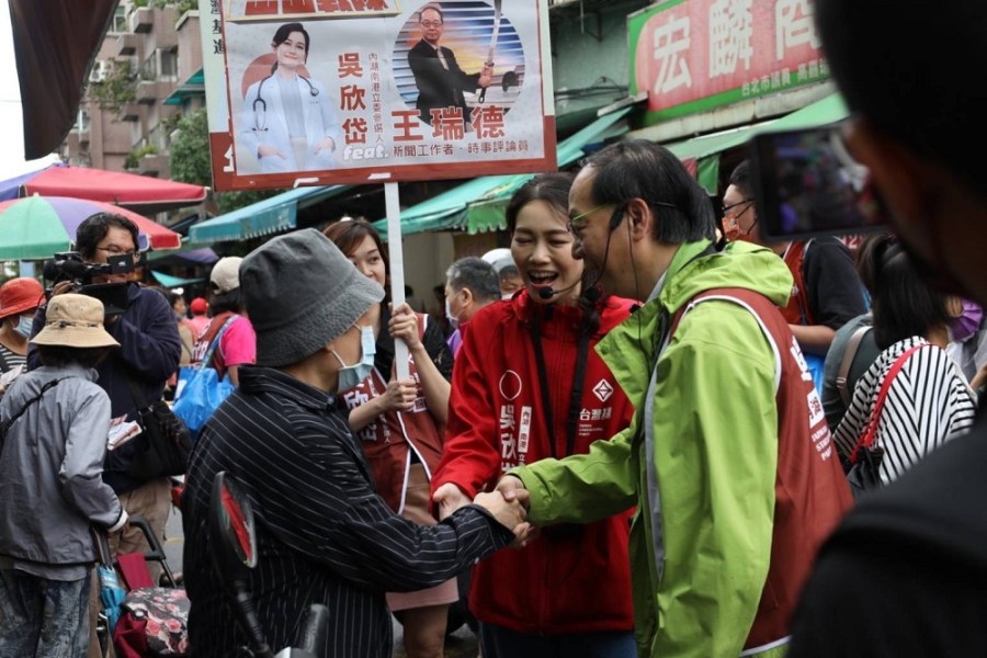 繼苦苓後又一名嘴陪同吳欣岱掃街拜票 王瑞德：力挺台灣主體性 23