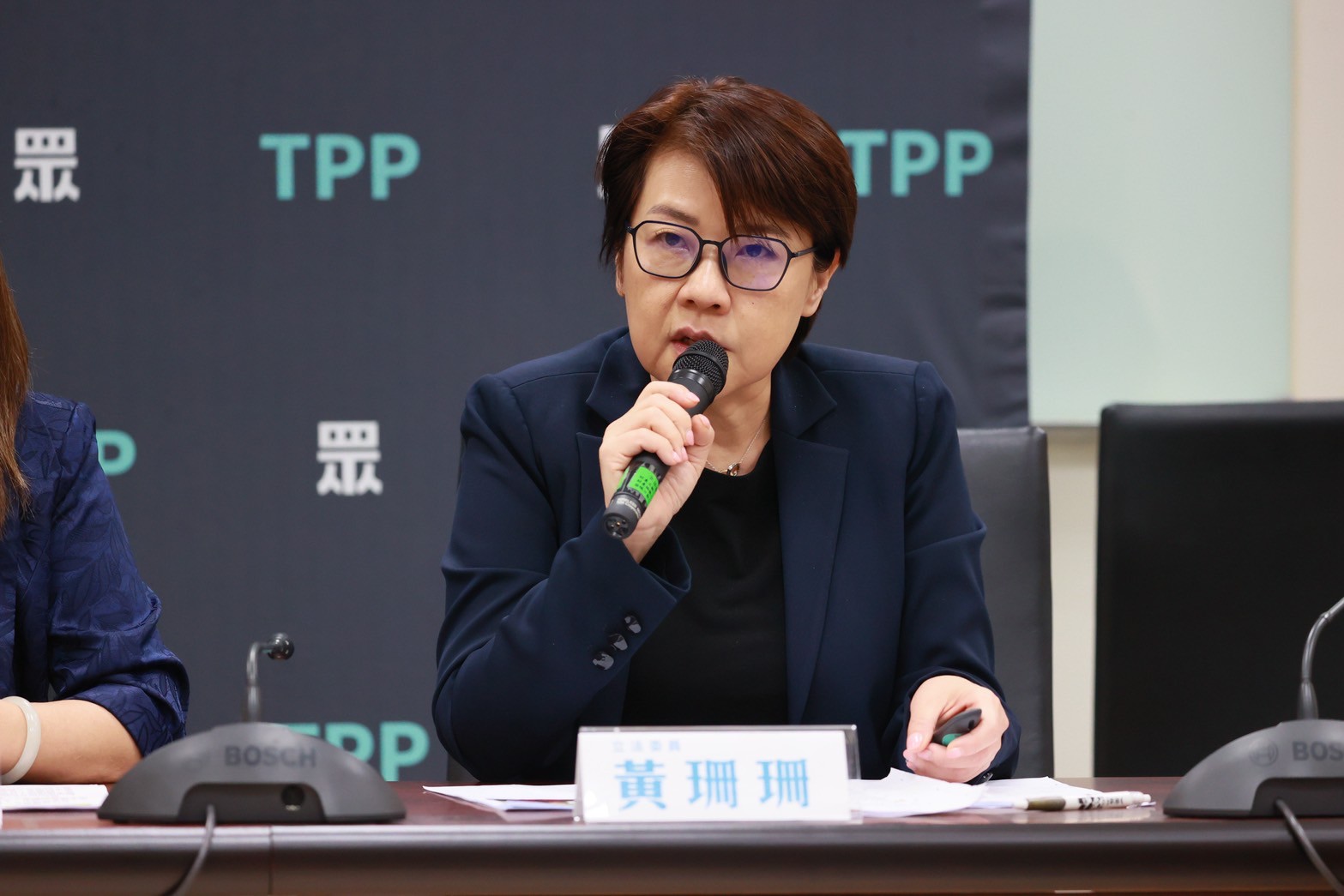 指賴清德推主權基金是抄柯文哲黃珊珊肯定政府知錯能改